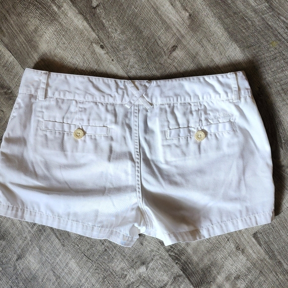 The North Face Women's Low Waist Ivory Shorts - Picture 4 of 6